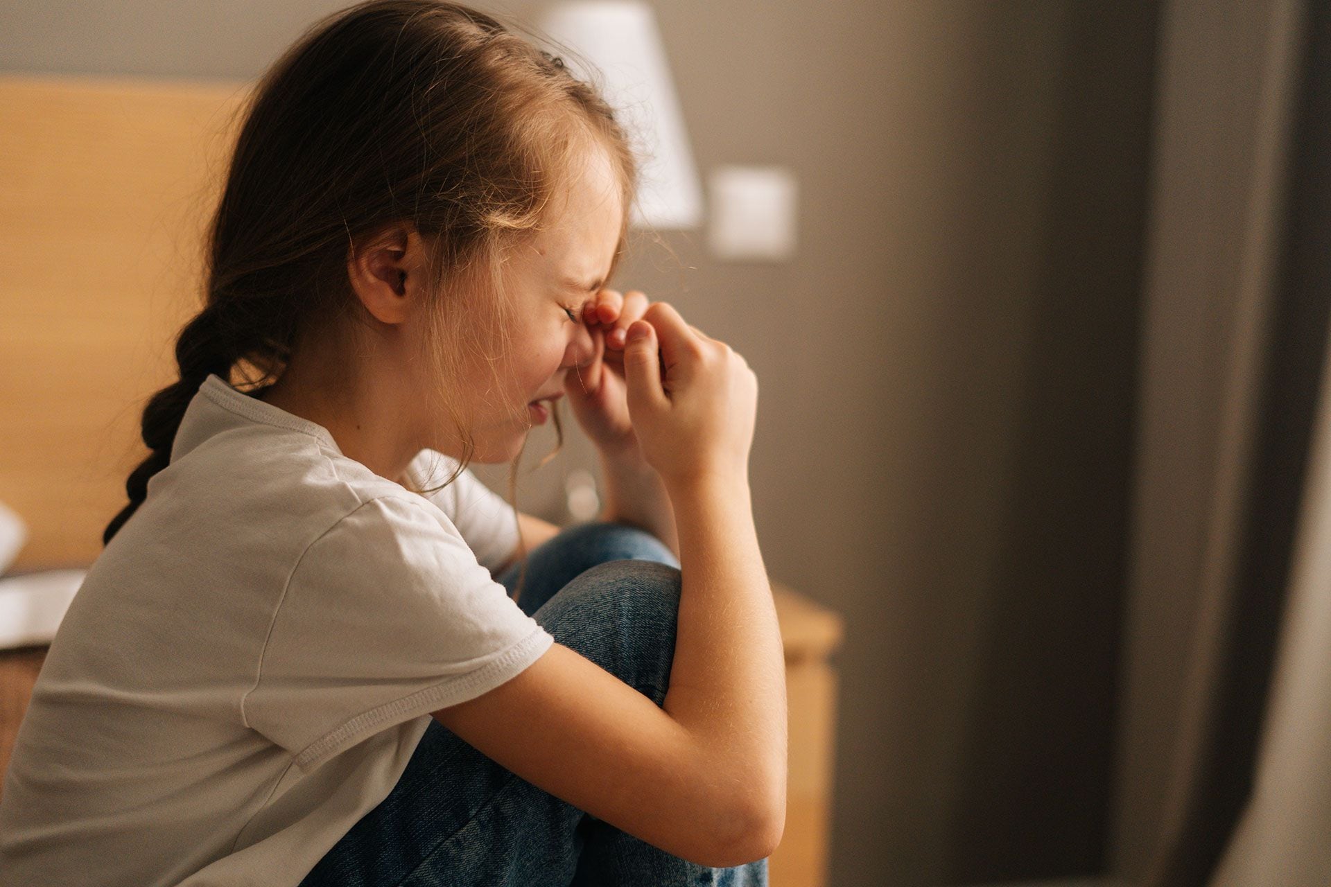 “Los niños y niñas expuestos a condiciones estresantes graves, como el abandono, negligencia, abuso sexual y malos tratos durante sus primeros años de vida, desarrollan lo que llamamos trastorno por estrés postraumático (TEPT)”, dice Sonia Almada
(Freepik)