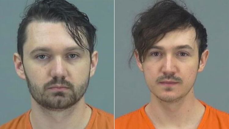 Los hermanos Ryan y Logan Hackney, detenidos por no denunciar los abusos de su madre a los pequeños adoptados