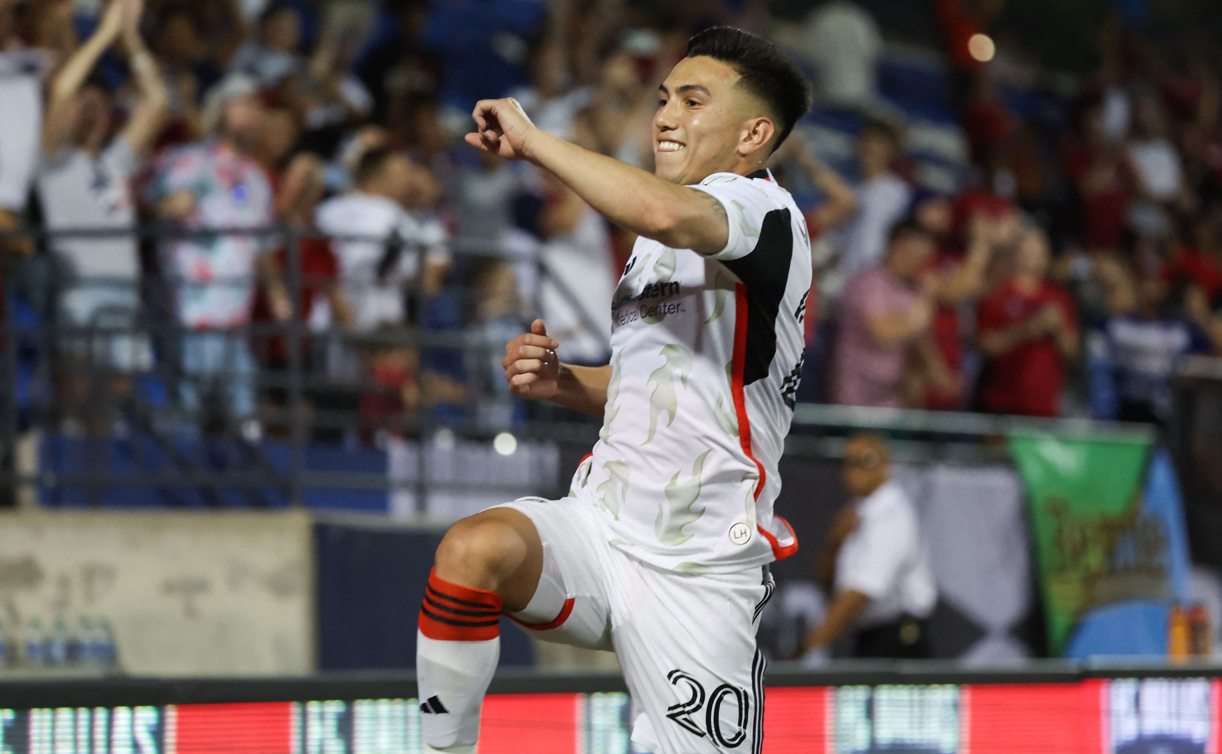 Alan Velasco festeja el gol de FC Dallas ante Mazatlán de México (Kevin Jairaj-USA TODAY Sports)