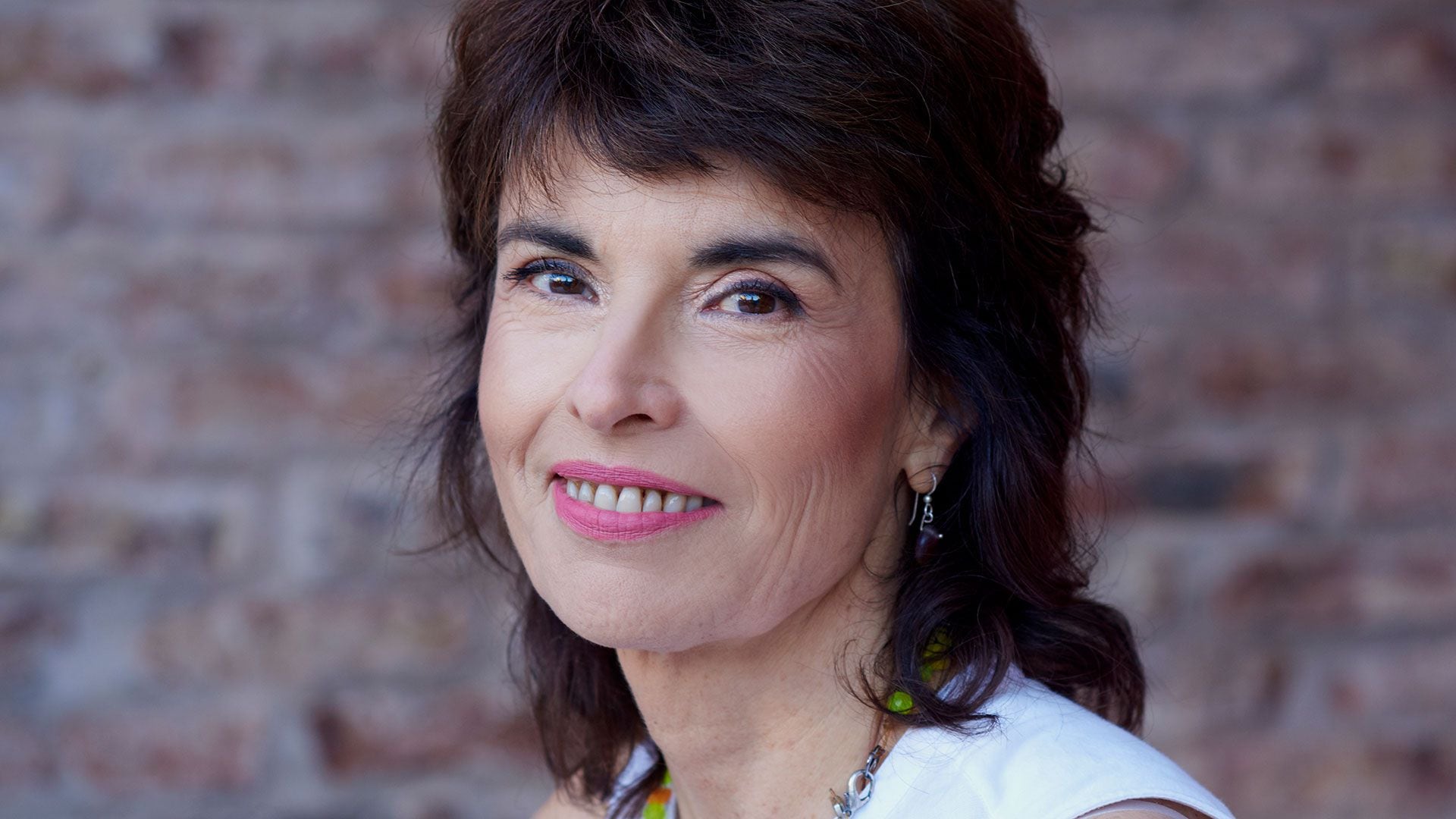 Paula Pérez Alonso, editora senior en Editorial Planeta, recuerda la creación del libro "El mundo de la edición de libros" en 2001 (Foto: Alejandra López)