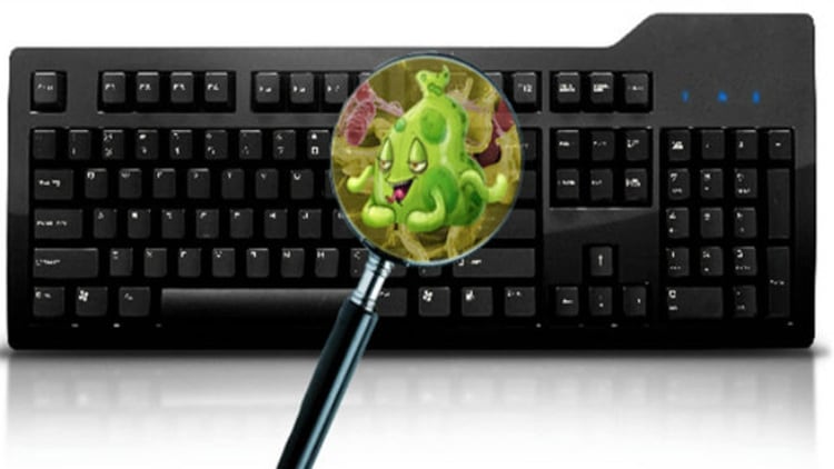 El teclado de la computadora es un lugar donde se alojan muchas bacterias