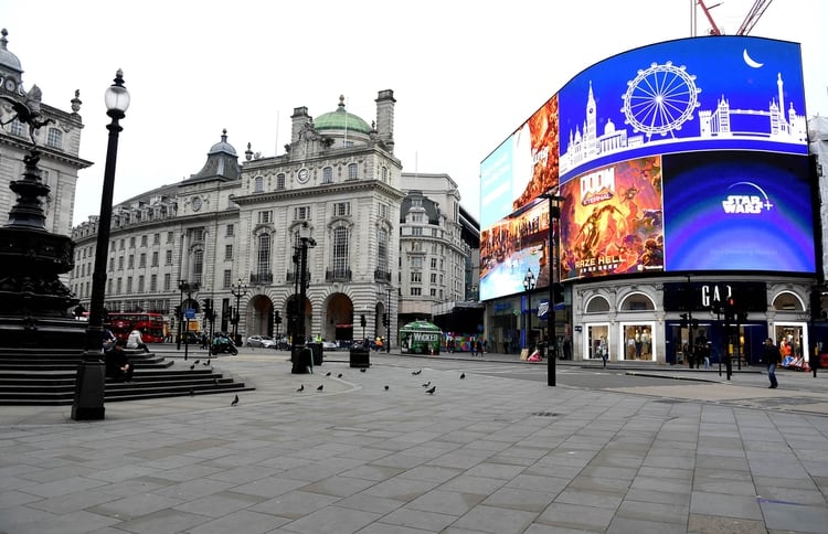 Piccadilly Circus, prácticamente desierta (Shutterstock)
