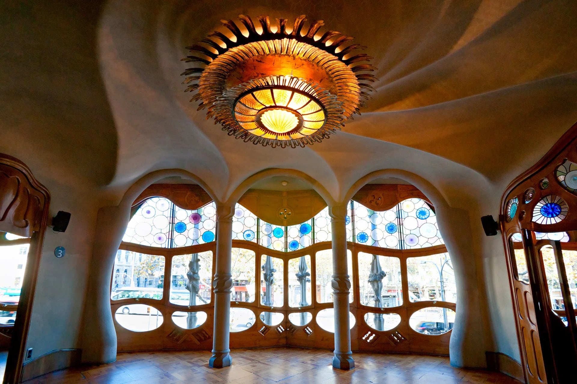 Detalle del interior de la Casa Batló cuyas formas orgánicas describen el típico estilo de Gaudí