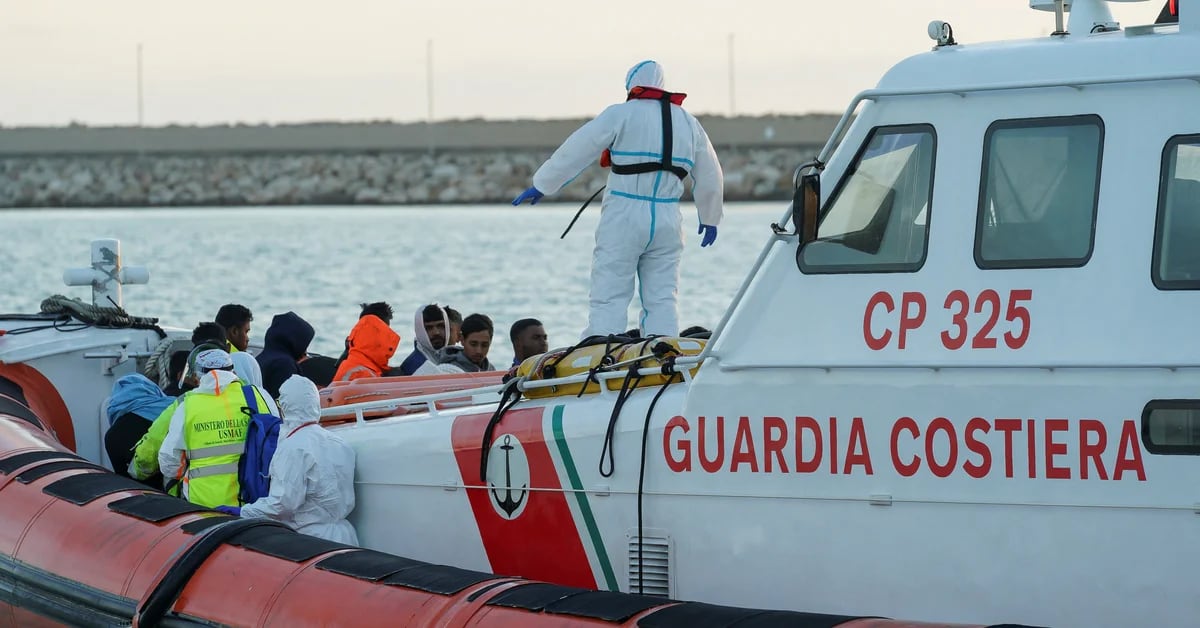 L’Italia decreta l’emergenza migratoria: perché l’ha fatto e quali conseguenze avrà