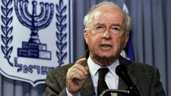 Segev fue ministro durante el gobierno de Yitzhak Rabin, promotor de los acuerdos de paz que fuera luego asesinado