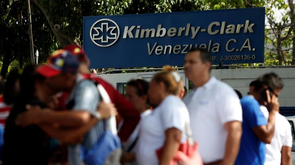Kimberly Clark anunció la suspensión de sus operaciones en Venezuela (Reuters)
