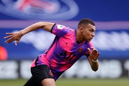 Mbappé es otro de los jugadores que está en el top 10 de los que más dinero perciben anualmente (Reuters)