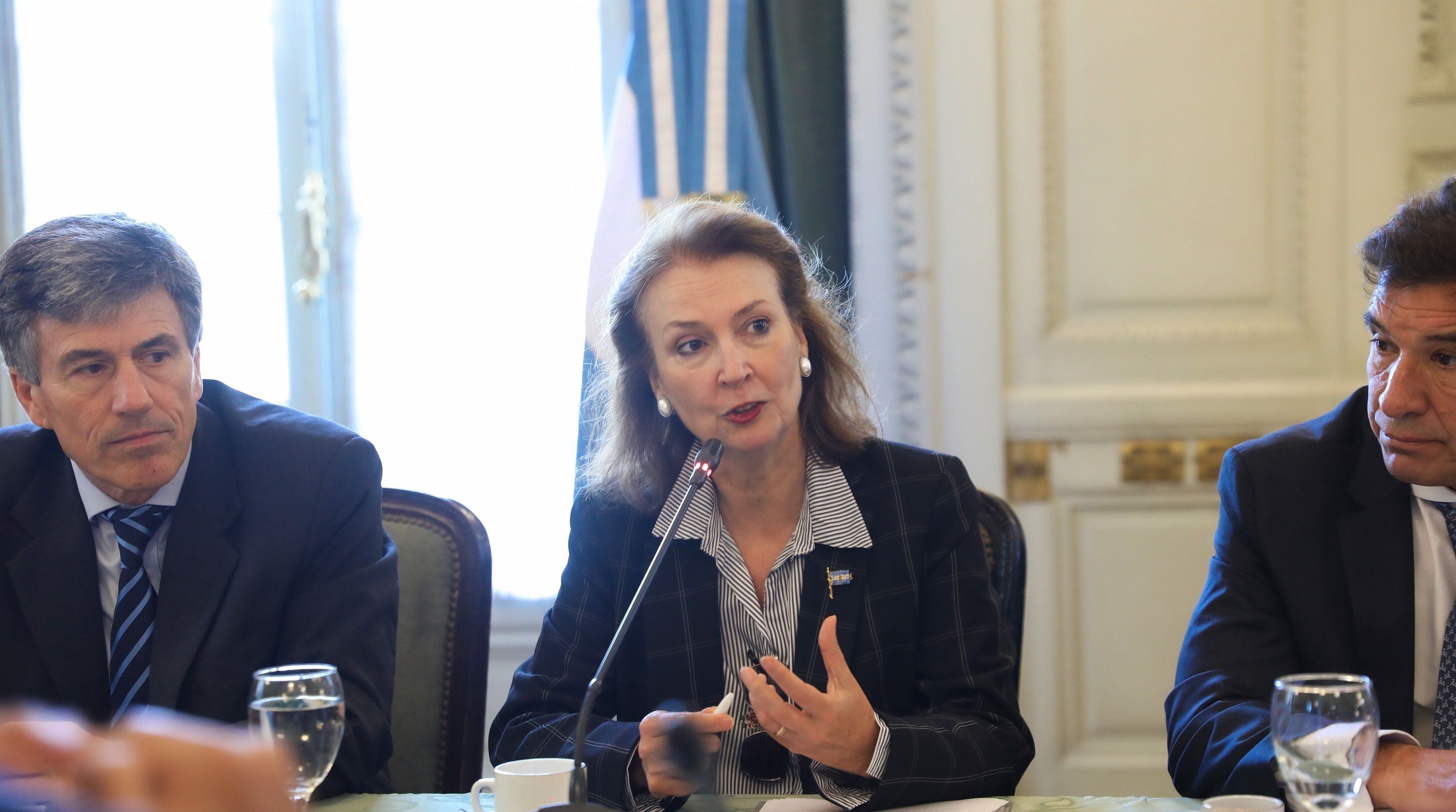 La canciller Diana Mondino, durante una reunión interministerial con vistas al proceso de adhesión de Argentina a la Organización para la Cooperación y el Desarrollo Económico (OCDE). Cancillería 