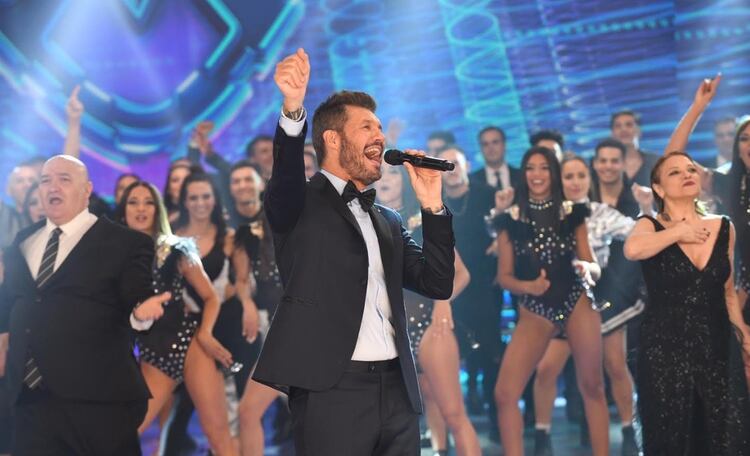 Tras una apertura que incluyó a Vox Pop y Malevo, Marcelo Tinelli abrió la gran final del Bailando con su ya clásico 