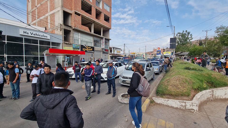 Pobladores cusqueños protestan en las diferentes calles y avenidas de la ciudad imperial del Cusco