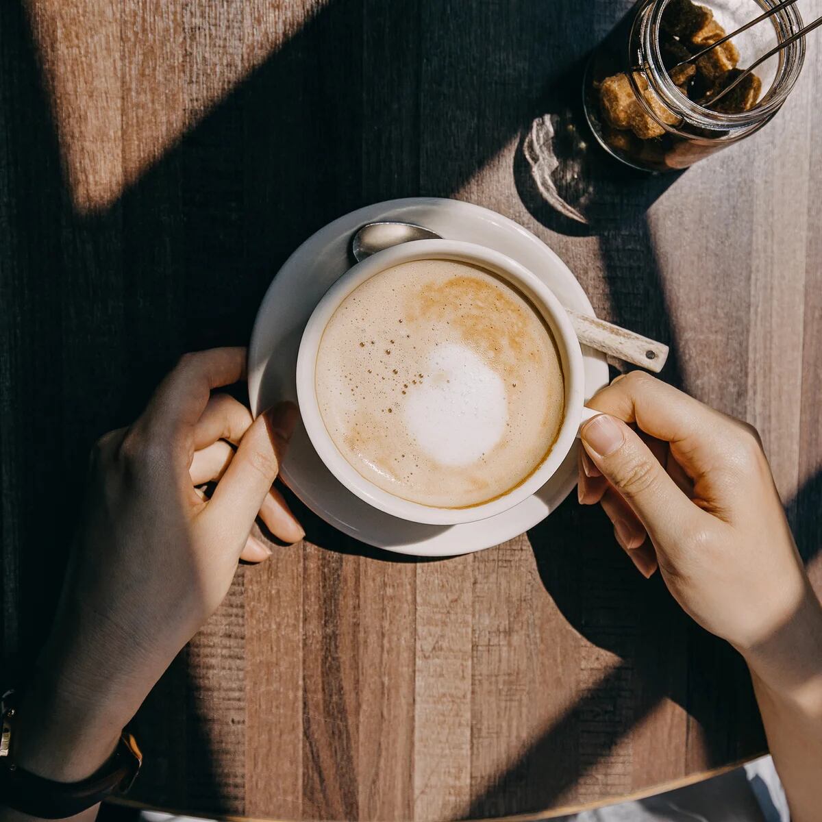 14 maneras de preparar una mejor taza de café en casa, según expertos