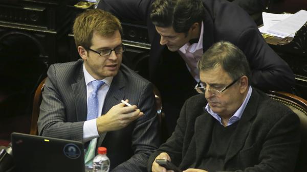 Nicolás Massot, Luciano Laspina y Mario Negri  durante una sesión en Diputados(NA)