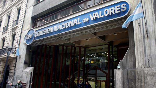 Frente de la Comisión Nacional de Valores (CNV) (Foto Reuters)