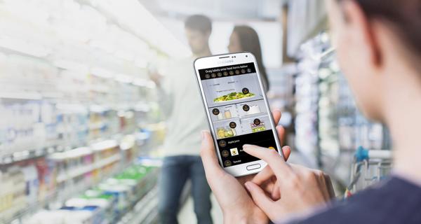 De la mano de un smartphone de la firma coreana, se puede ver a la distancia y vía cámaras incorporadas el interior del refrigerador para reponer los alimentos