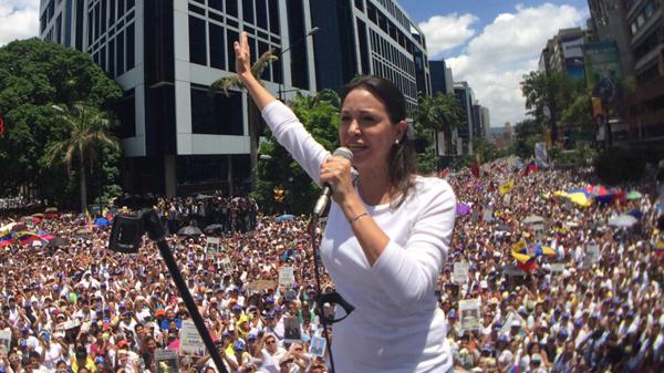 Corina Machado, una de las candidatas de la oposición a suceder al chavismo