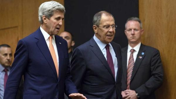 John Kerry y Sergei Lavrov, canciller de Rusia (AP)
