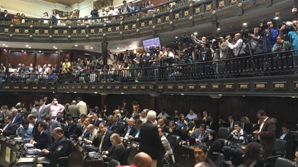 La Asamblea Nacional tiene mayoría opositora (@AsambleaVE)