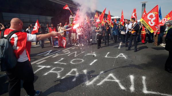 Huelga de transportes contra la reforma laboral en Francia (Reuters)