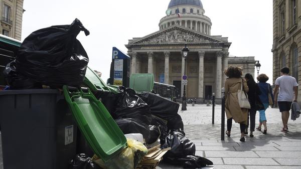 París está repleta de basura (AFP)