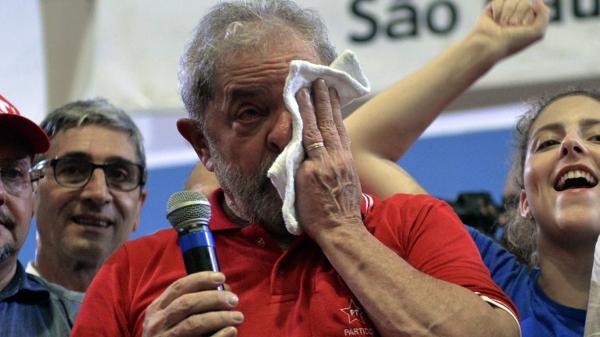 Rumores en la prensa y las redes aseguraban que Lula sería arrestado este lunes (AFP)
