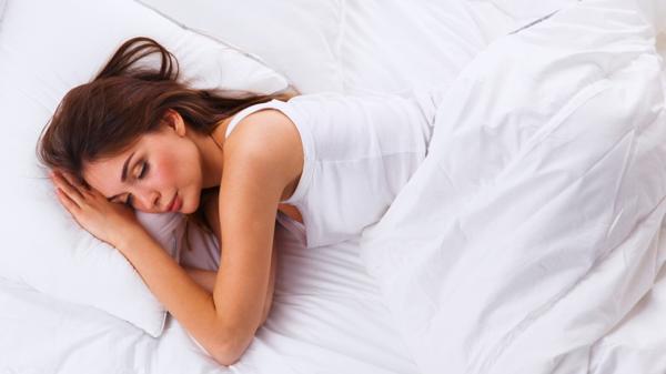 Los especialistas recomiendan dormir 7 horas por día