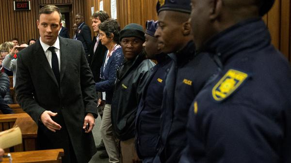 Oscar Pistorius fue condenado a seis años de prisión por asesinar a su novia (Reuters)