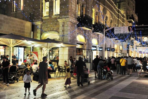 El centro comercial se encuentra abierto desde las 10 hasta las 19 (Shutterstock)