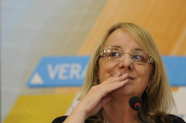 Alicia Kirchner, uno de las tres gobernadores que eligieron no concurrir a los festejos del Bicentenario en Tucumán.