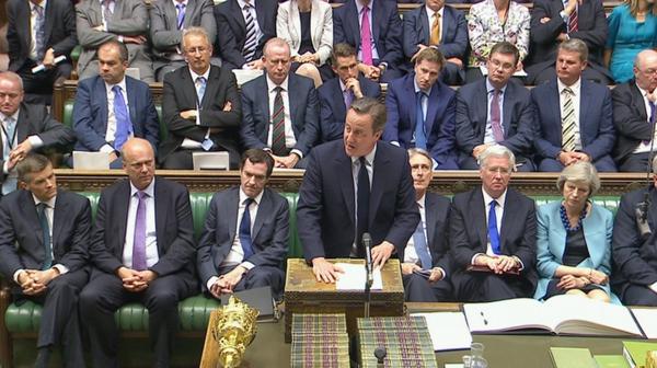 Cameron fue despedido con aplausos en su última sesión como Primer Ministro (Reuters)