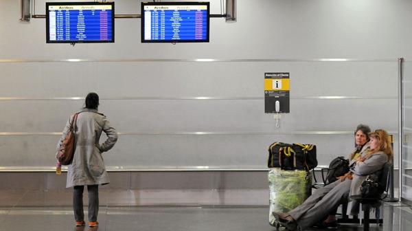 Un 42,3% de los consultados se iría de la Argentina “sin reparos” (NA)