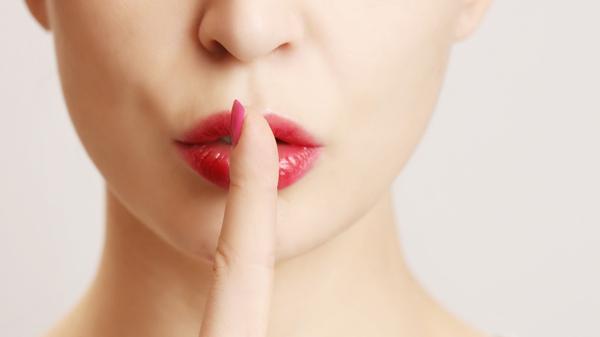 Las mujeres revelaron que recurren a la infidelidad porque su vida se volvió muy rutinaria (Shutterstock)