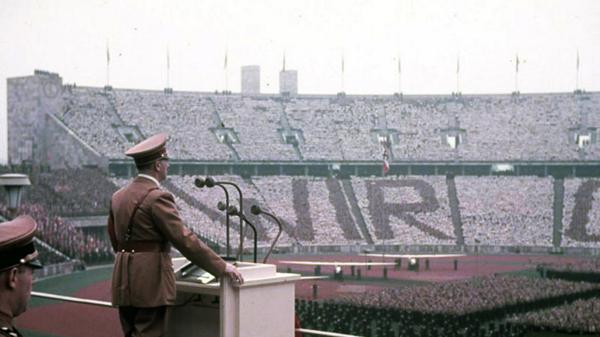 El discurso del político y militar ante una gran cantidad de seguidores