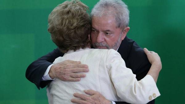 Dilma Rousseff junto a Lula da Silva