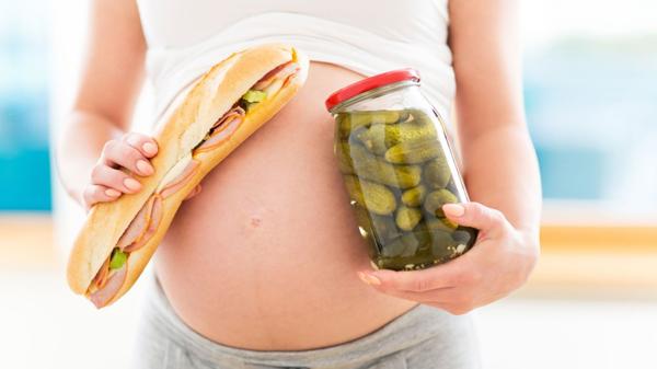 La mala alimentación en el embarazo puede provocar cambios en el ADN del bebé (Shutterstock)