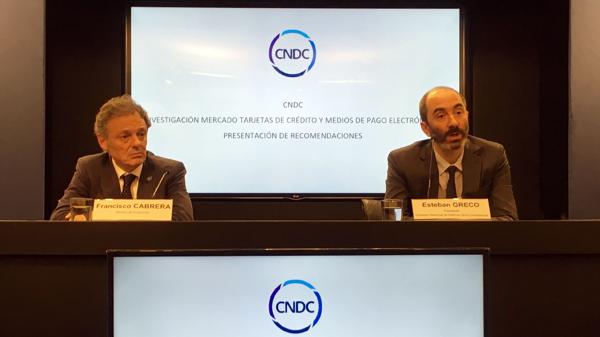 Francisco Cabrera y Esteban Greco dieron detalles de la investigación en una conferencia de prensa