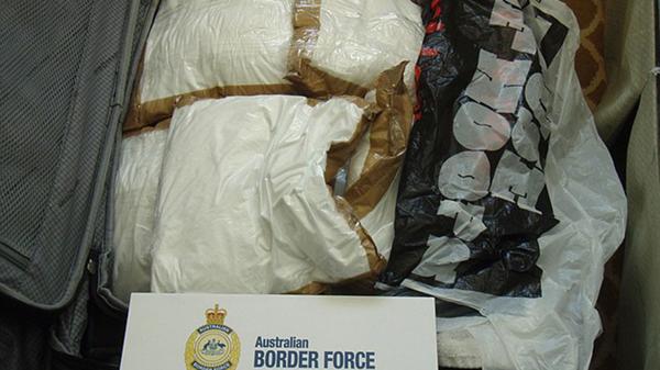 A la Fuerza de Frontera de Australia no le resultó difícil encontrar la cocaína entre las maletas de las jóvenes canadienses (AFP)