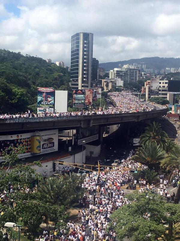 Los organizadores de la marcha opositora afirman que asistieron más de un millón de personas