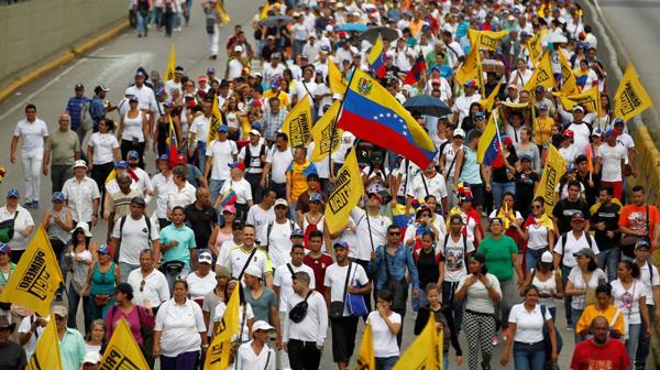 Imagen de la multitudinaria marcha llamada Toma de Caracas (Reuters)