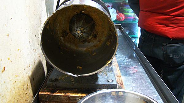 Suciedad e insectos en la cocina.