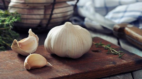 El ajo es muy utlizado en todas las cocinas (Shutterstock)