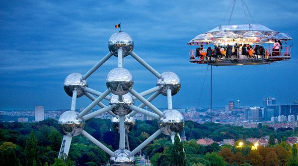 Desde París hasta Las Vegas, sus creadores organizaron miles de eventos con cenas de lujo por los cielos urbanos