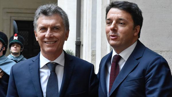 Mauricio Macri junto a Matteo Renzi (Télam)