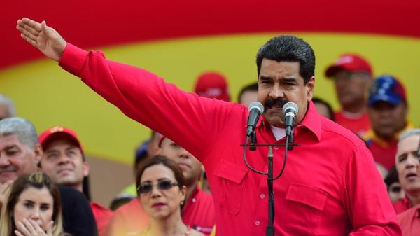 Cercado por la crisis, el régimen de Nicolás Maduro busca un diálogo con la oposición (AFP)