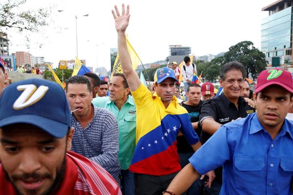 Henrique Capriles durante La Toma de Venezuela contra la suspensión del revocatorio (Reuters)