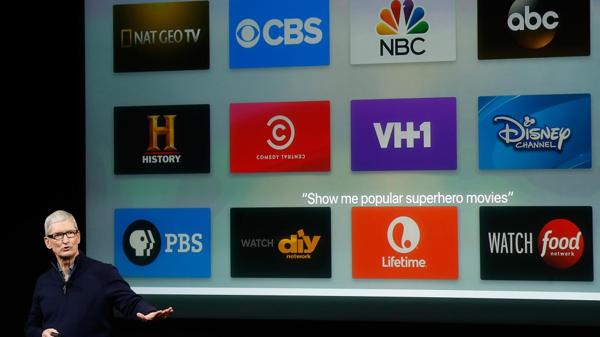 El director ejecutivo de Apple, Tim Cook, durante la presentación de la cuarta generación de Apple TV en octubre (AFP)
