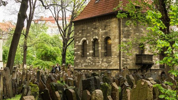 El Antiguo Cementerio de Praga data del siglo XV