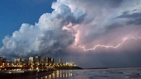 Decenas de usuarios reflejaron la tormenta en las redes sociales