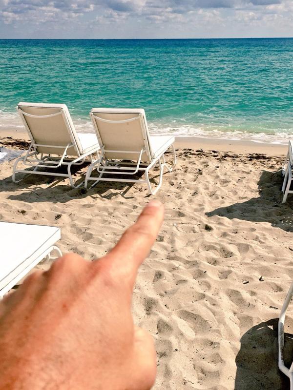 El mar está muy cerca, a unos 20 pasos