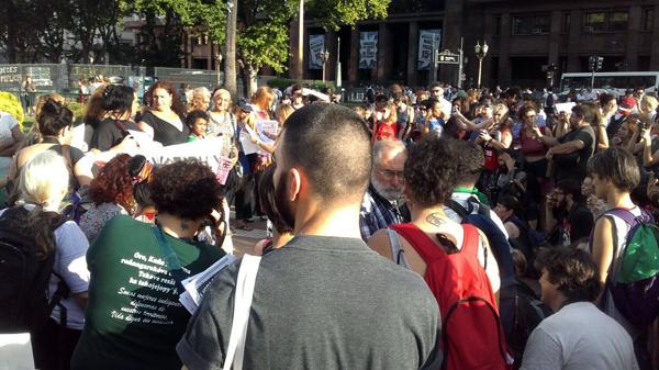 Las referentes de las organizaciones leyeron un documento (Daniela Lichinizer)