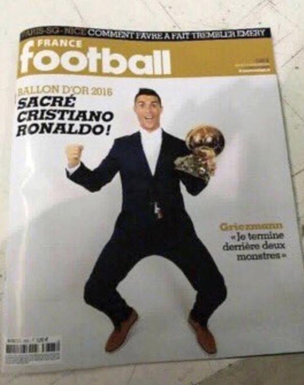 Cristiano Ronaldo en la portada de France Football, con el trofeo